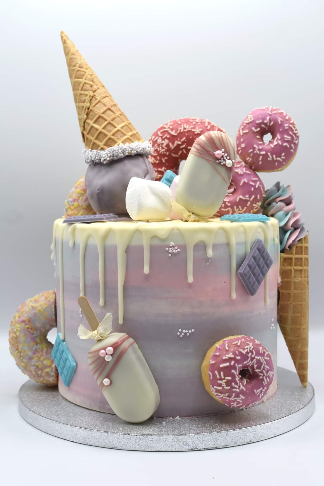 donut-magnum-cake