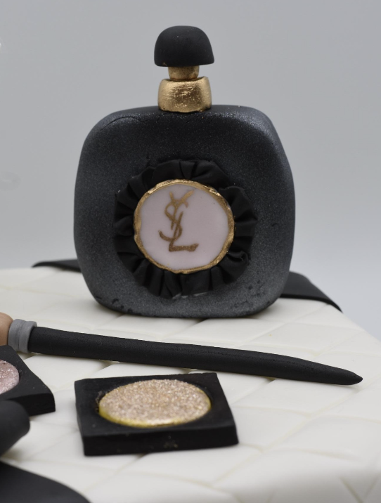 Cake design Yves Saint Laurent